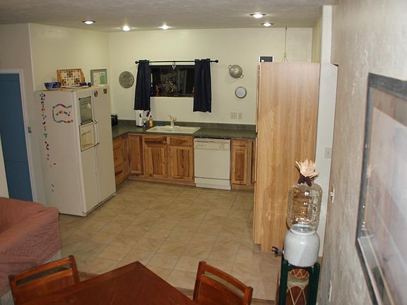 4th image of 2639 N Winstel Blvd