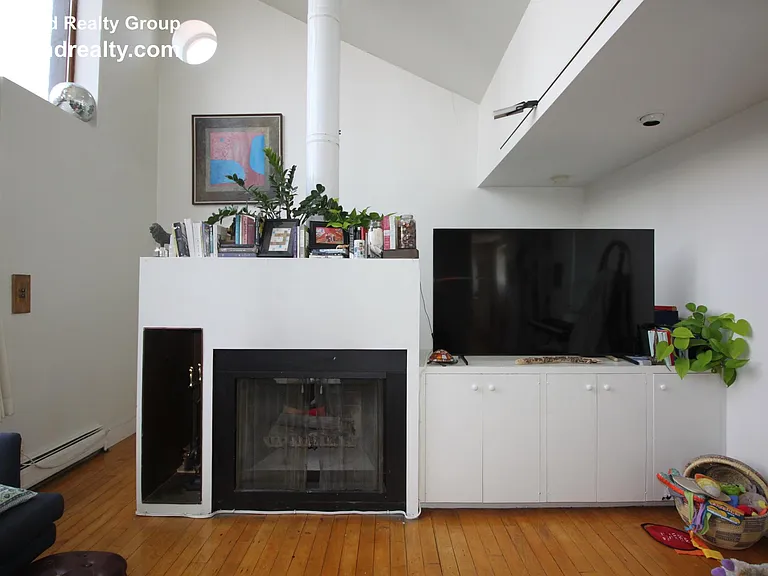 184 W Canton St #7 — Photo 2