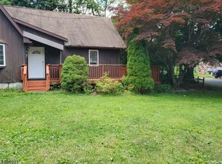 39 Vista Rd, West Milford, NJ 07480
