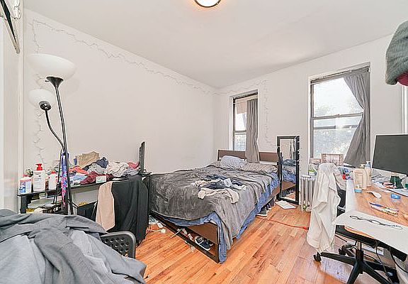5th image of 364 W 36th St APT 1A