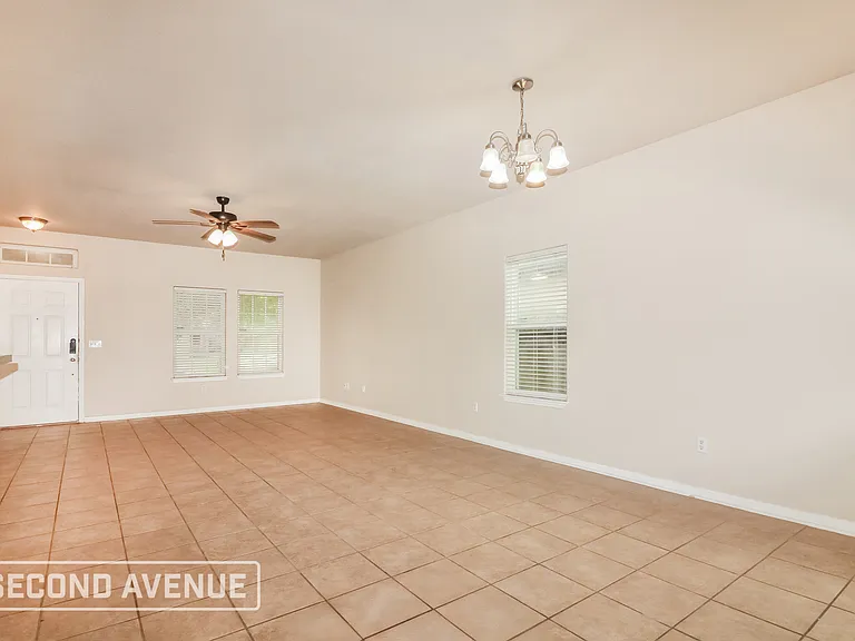 2613 Las Brisas St — Photo 6