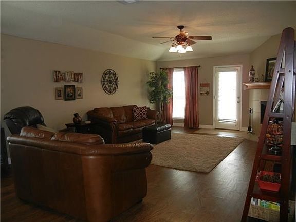 5th image of 903 Ethan Dr