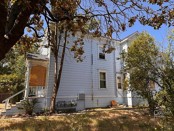 4th image of 131 Coombs Street