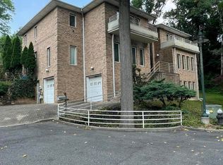 26 Coldspring Ct, Staten Island, NY 10304