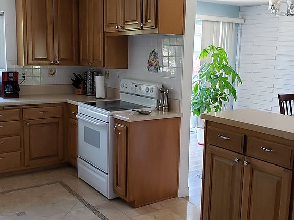 4th image of 3030 Merrill Dr APT 19