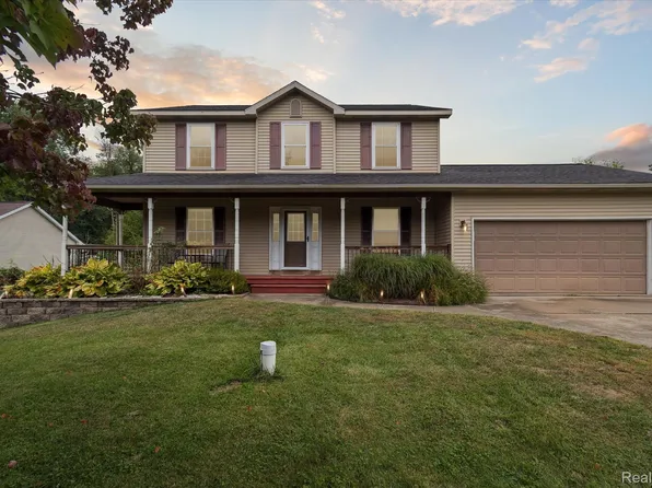 3110 Innsbrook Dr, Owosso, MI 48867