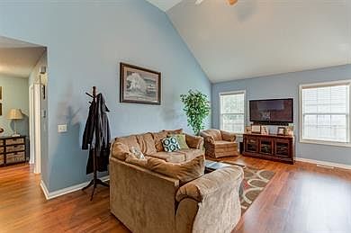 3rd image of 4619 Erinwood Ct