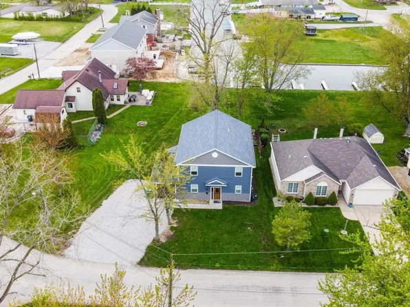 9821 N Marine Key Dr, Syracuse, IN 46567