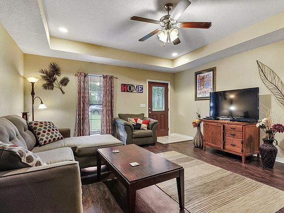 4th image of 21560 E Edgewood Dr
