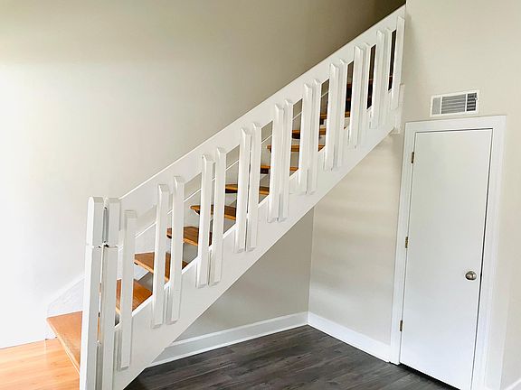 Living Room - Stairs - Closet