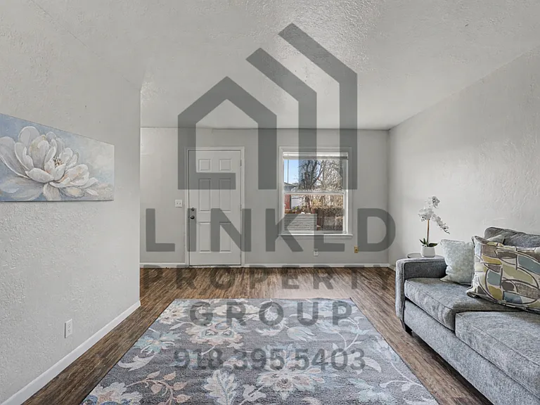 Charl Ann Apartments — Photo 17