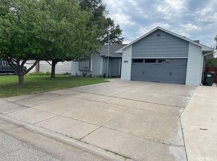 3503 Dogwood Dr, Hutchinson, KS 67502