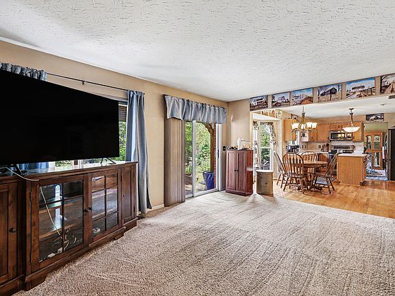 4th image of 10094 Brandsteade Ct