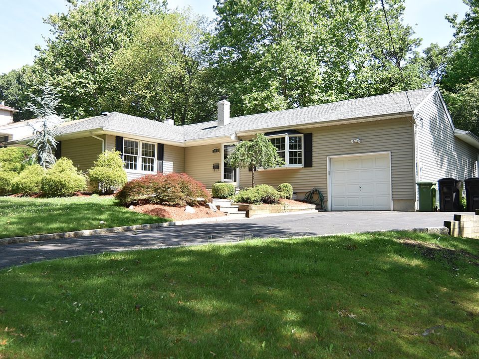 193 Concord Dr, Paramus, NJ 07652 | Zillow