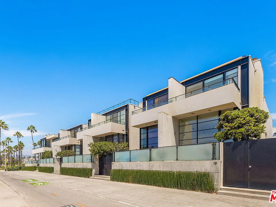 115 Ocean Front Walk