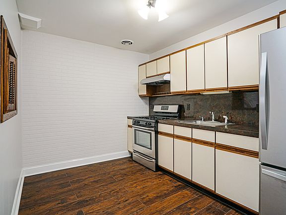 4th image of 2 Wyndover Woods Ln APT 23