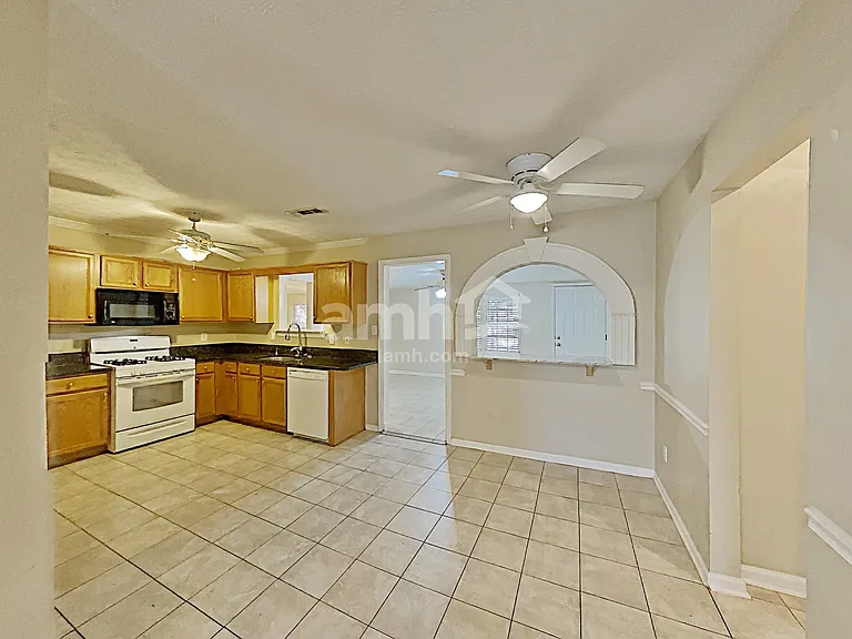 104 Ivy Springs Dr — Photo 4