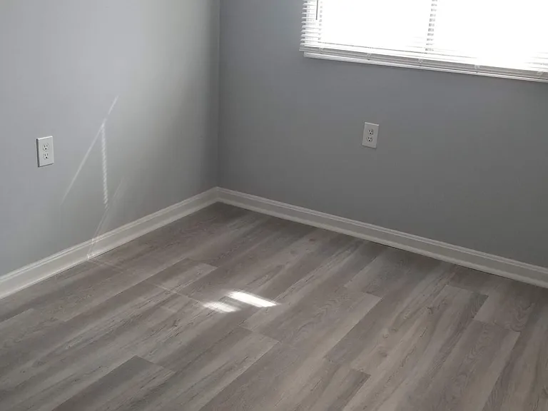 131 N Main St — Photo 12