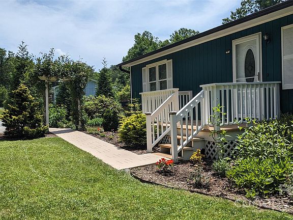 4th image of 520 Corbly Dr