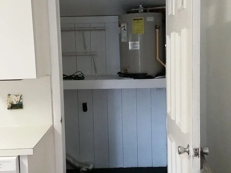 Utility room w/ W&D hookup