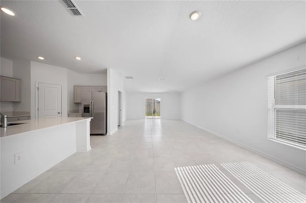 4 bed, 2.0 bath, 1835 sqft, $2,000 — Photo 3