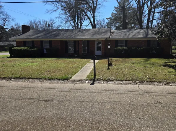 1901 Longwood Dr, Jackson, MS 39212