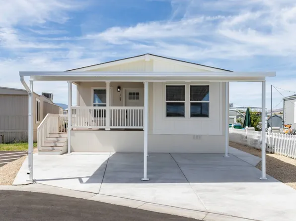 135 Carnation Ln, Reno, NV 89512