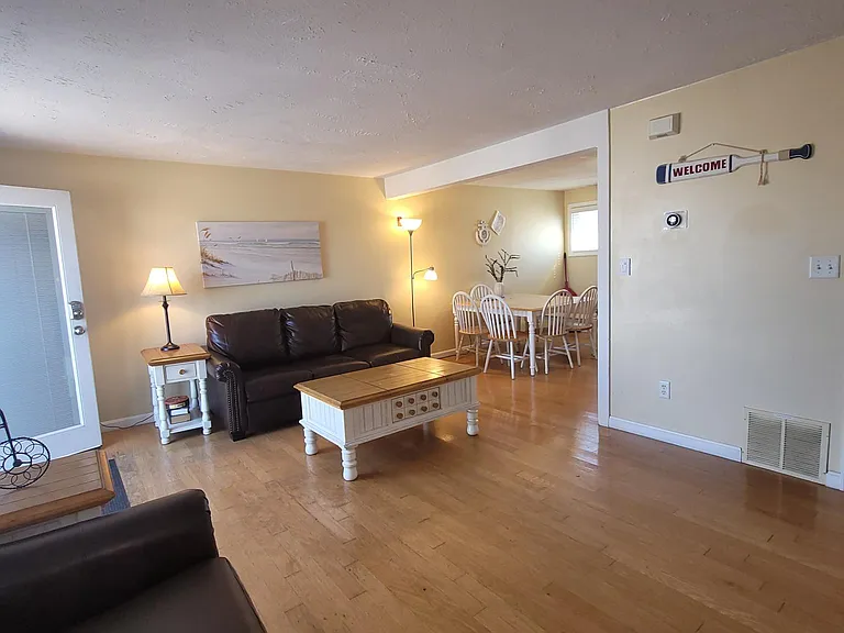 89 Ashworth Ave #8 — Photo 7