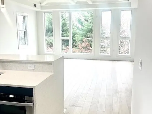 125 Collard Street image 5 of 18