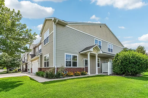 1912 Rose Way #601 Photo 1