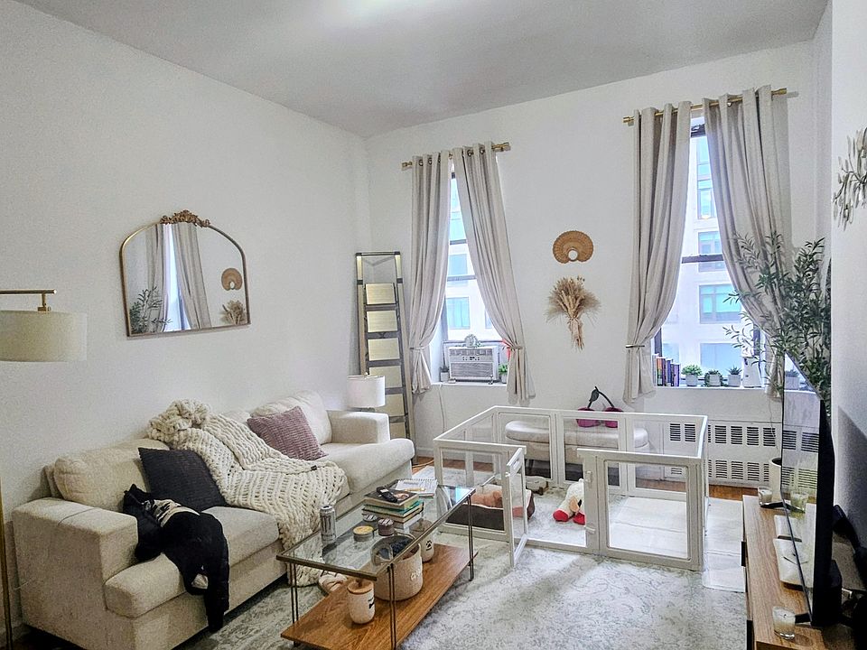 1st image of 1492 1st Ave APT 4N
