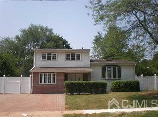 39 Grace Dr, Old Bridge, NJ 08857