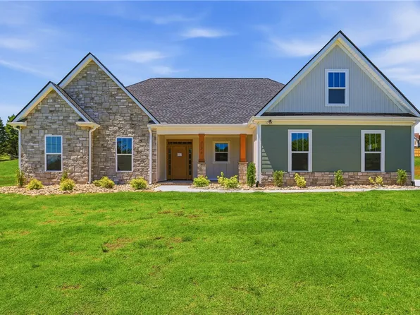736 Stewart Gin Rd, Liberty, SC 29657