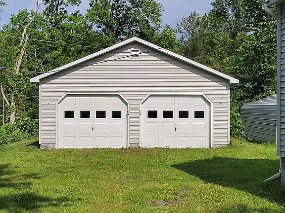 Two Car Detached Garage 