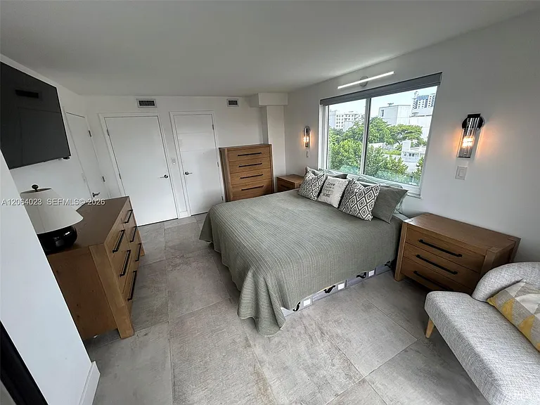 6725 Harding Ave #504 — Photo 31