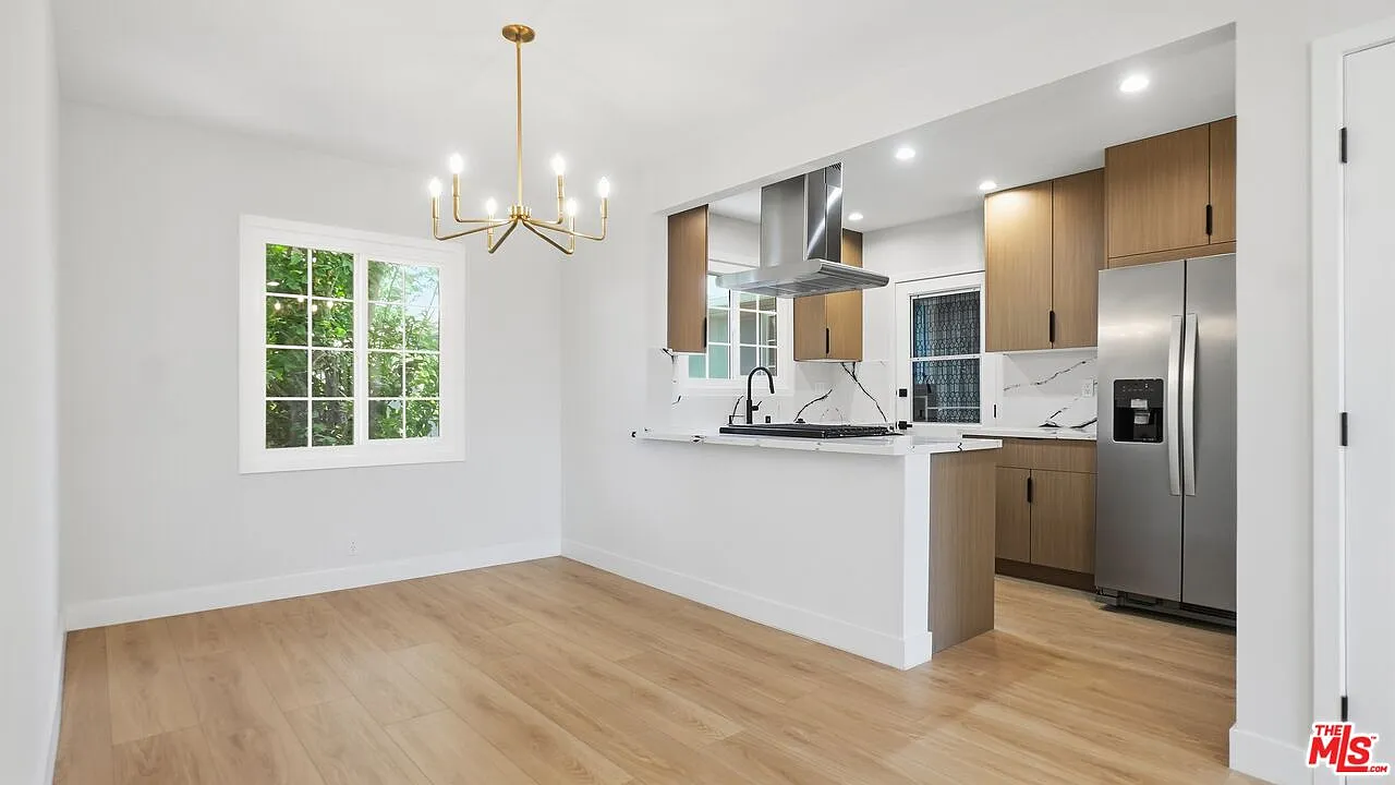 2 bed, 1.0 bath, 912 sqft, $2,950 — Photo 1