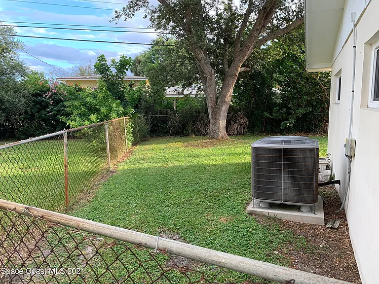 250 Debra Ct — Photo 16