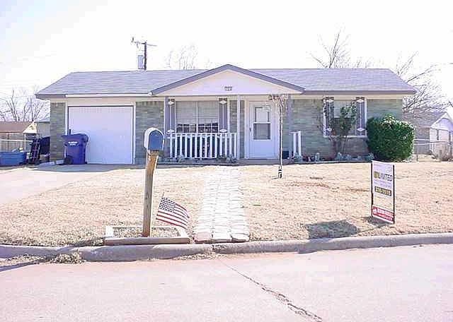 1st image of 720 S Linden Ln