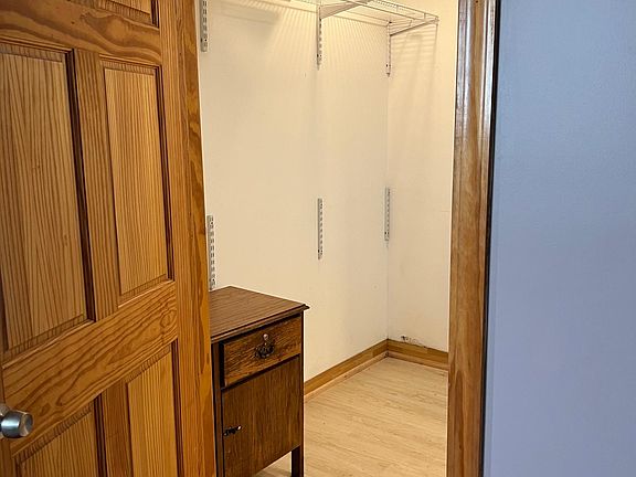 5th image of 2624 N Francisco Ave #1