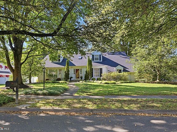 2nd image of 607 Berwick Rd