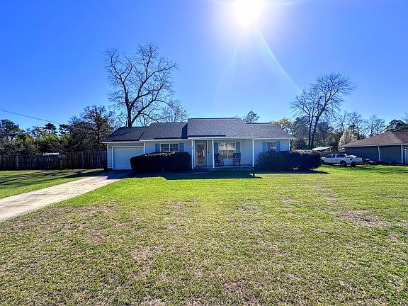 2nd image of 40 Laurel Oaks Dr