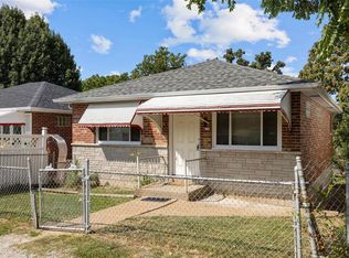 135 W Cartwright Ave, Saint Louis, MO