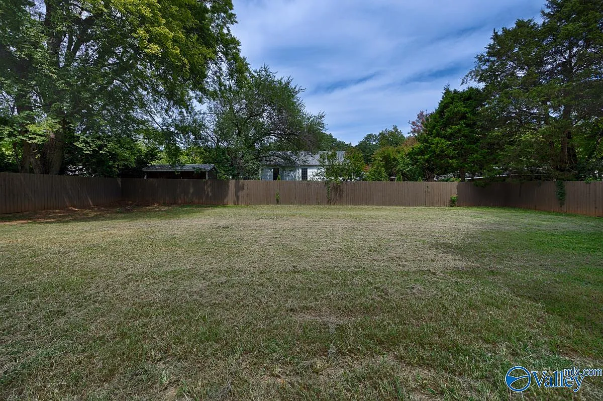 2 bed, 1.0 bath, 840 sqft, $2,000 — Photo 3