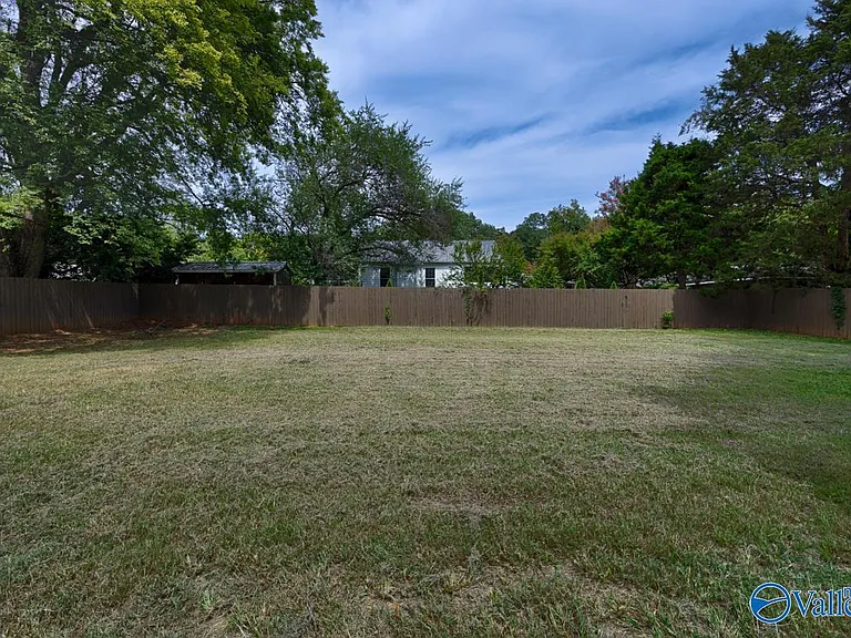2611 Whitesburg Dr SE #B — Photo 3