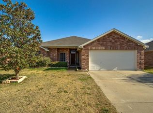 803 Meadowbrook Ln, Mansfield, TX 76063