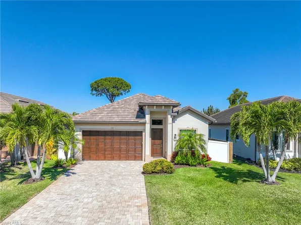 745 109th AVE N, NAPLES, FL 34108