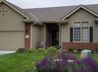8813 S 99th St, La Vista, NE 68128