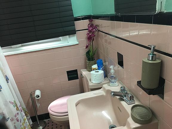 5th image of 503 S 42nd St APT 1F