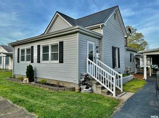 1712 Ridge St, Eldorado, IL 62930