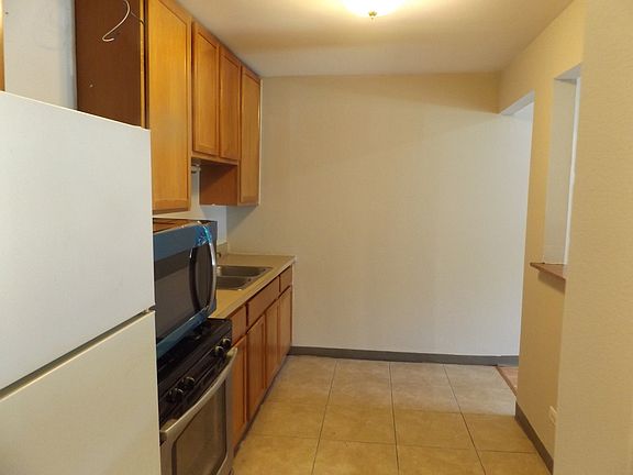 5th image of 710 W Huntington Commons Rd APT 1A
